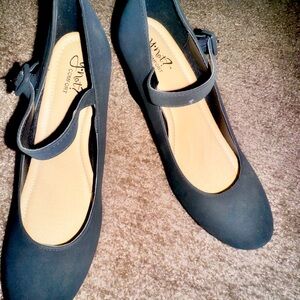 Y•Not Black Wedges